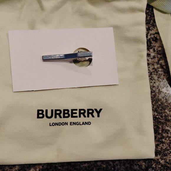 Burberry Tie Clip, metal, silver-tone, comes with baggie as pictured. - Picture 3 of 16